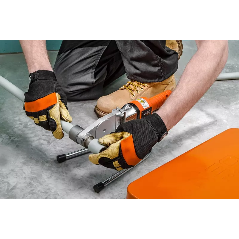 NEO TOOLS Máquina de soldar tubos de plástico 900W com 6 tamanhos de matrizes (20-63mm) para tubos PPR, PE, PB, temperatura regulável 0-300°C, matrizes PTFE antiaderentes, com mala metálica