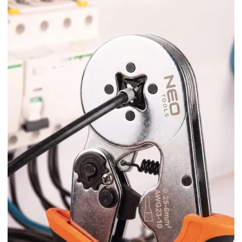 NEO Tools Alicate de cravar autoajustável para terminais 0,25-6 mm² (AWG 23-10), cravação quadrada, punho ergonómico de dois componentes, 200 mm