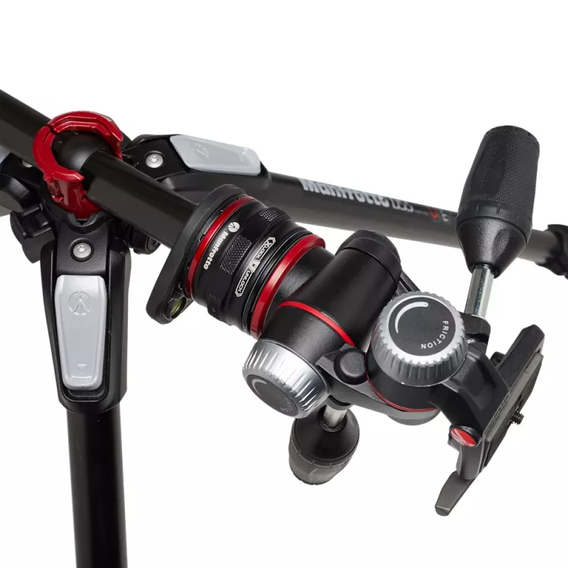 Manfrotto MK055CXPRO33WQR tripé em fibra de carbono com 3 secções de pernas e cabeça de 3 vias XPRO