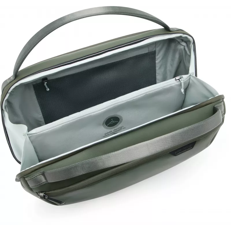 Mala weekender estilo duffel de forma estável Peak Design Travel Weekender 25L, Sage (BTRW-25-SG-2)