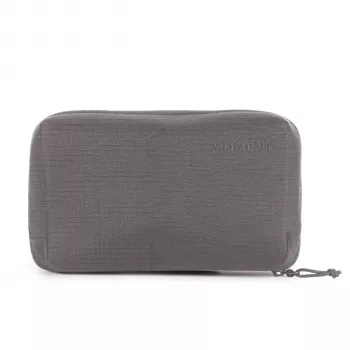 Organizador tecnológico Moment Everything cinzento - bolsa resistente às intempéries para cabos e gadgets