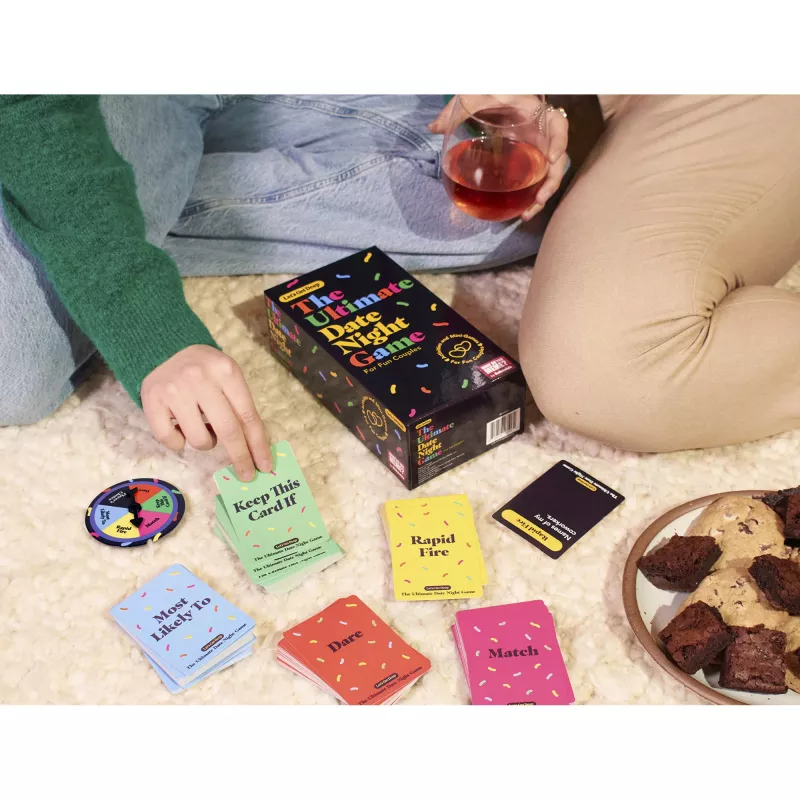 Just Play Let's Get Deep - O jogo definitivo para noites de encontro, 400 cartas de conversa para casais, 3 níveis: Ice Breaker, Deep, Deeper, 2+ jogadores, a partir de 17 anos