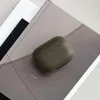 Capa em pele genuína UNIQ Terra para Apple AirPods Pro – verde-oliva