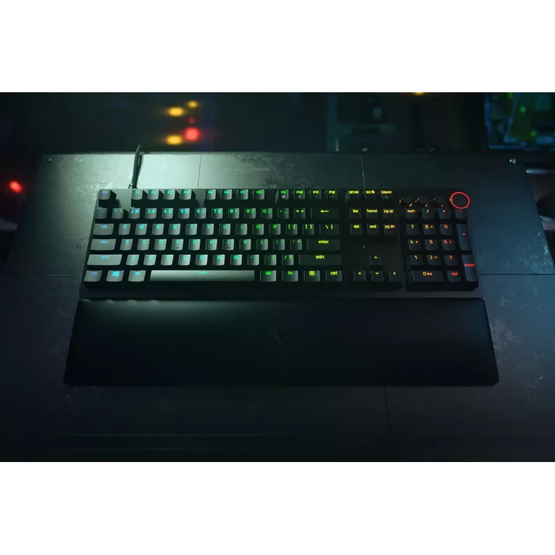 Razer Huntsman V2 teclado gaming ótico com fios, switches Linear Red, disposição nórdica, RGB, preto (RZ03-03930600-R3N1)