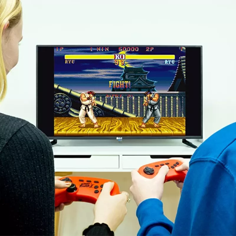 FIZZ CREATIONS Street Fighter II Duel consola retro arcade com 621 jogos, HDMI/AV, 2 comandos