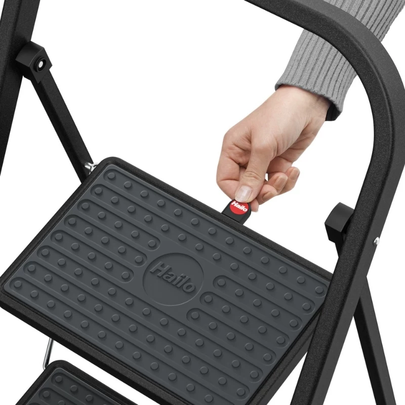 HAILO K44 StandardLine escadote dobrável com barra de segurança, 2 degraus, aço, preto, 150 kg