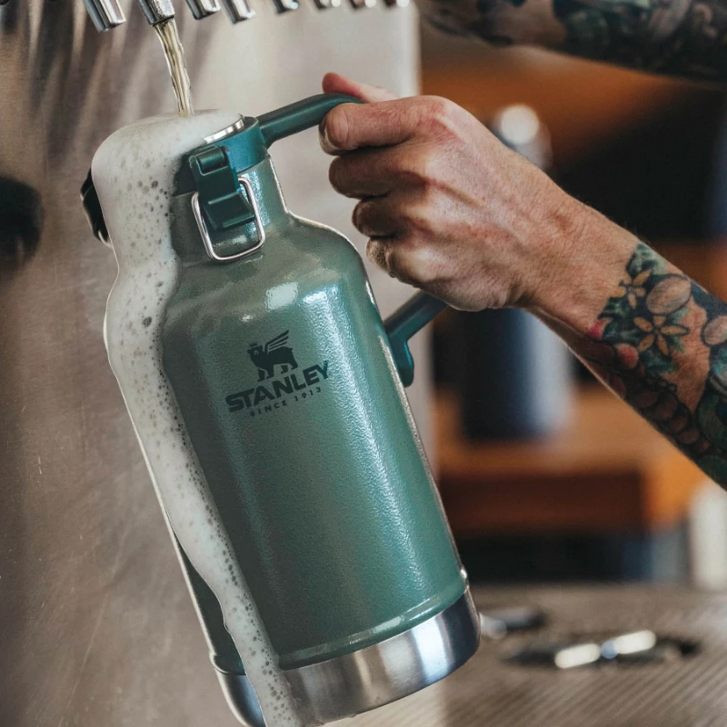 Jarra de cerveja STANLEY Easy-Pour Growler Classic 1,9L verde