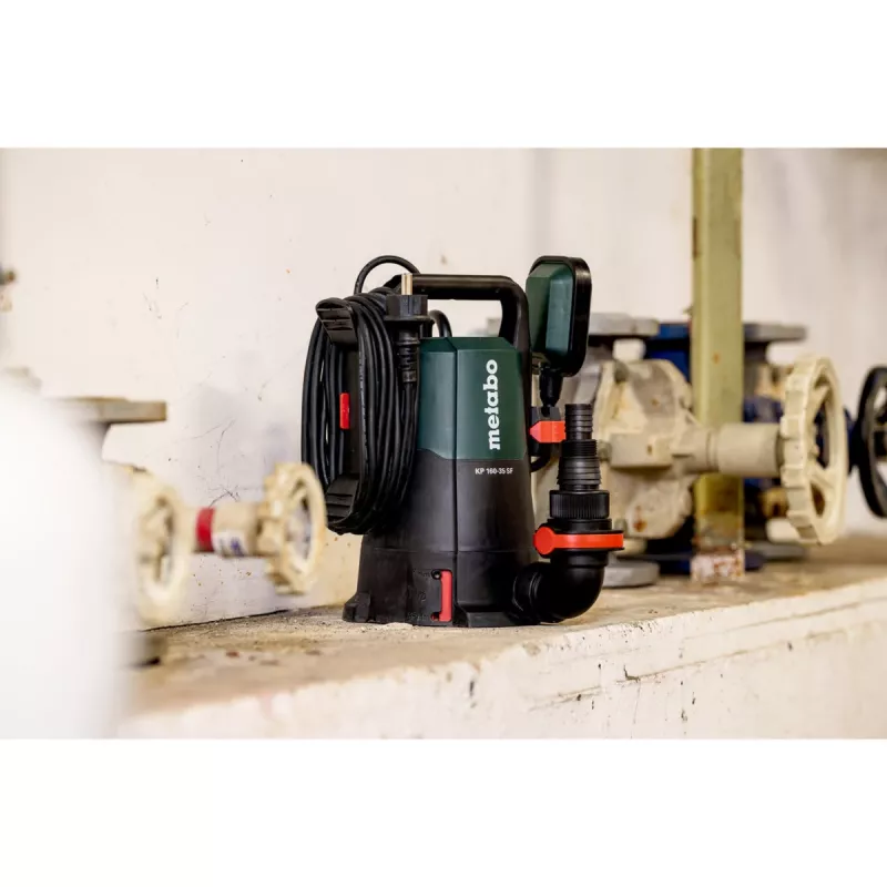 Bomba combinada submersível/pressão Metabo KP 160-35 SF 500 W, 16000 l/h, 7,5 m, partículas 35 mm, cabo 10 m, preto/verde 601792000