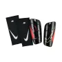 Caneleiras Nike Mercurial FlyLite SuperLock pretas L