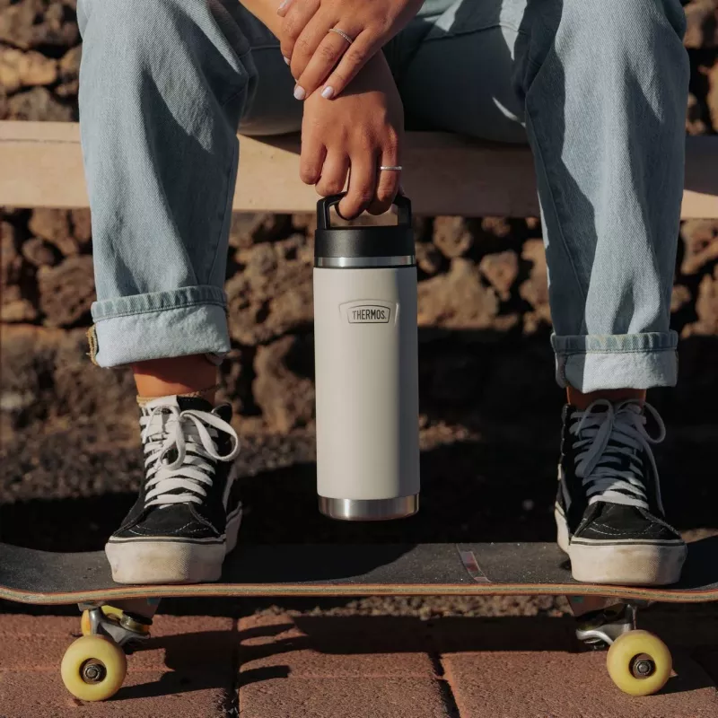 Garrafa térmica de vácuo THERMOS ICON em aço inoxidável 710 ml Sandstone 4122323071