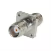 Adaptador coaxial Telegärtner TNC fêmea para TNC fêmea reto, 50 Ohm, DC até 11 GHz, latão niquelado