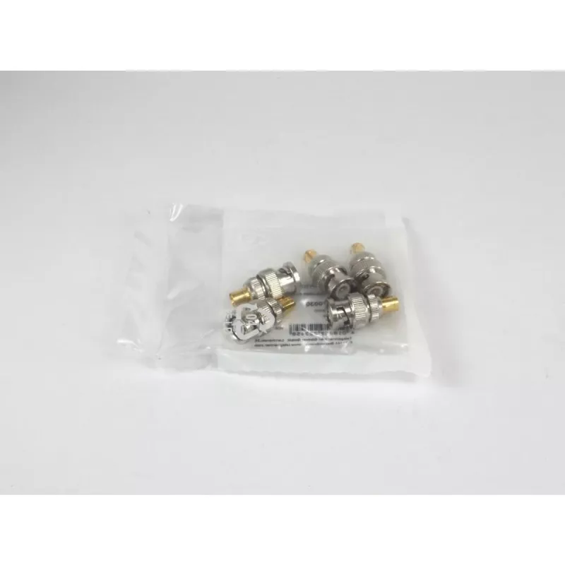 Adaptador coaxial TELEGÄRTNER ficha BNC para conector fêmea SMB, 50 Ohm, reto, latão niquelado J01008F0030