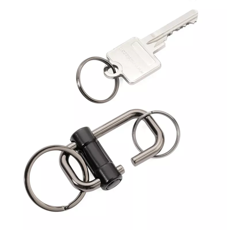 Porta-chaves de fecho rápido TROIKA 2-WAY KEY, metal fundido preto mate com anel de fenda removível (KR22-09/BK)