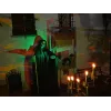 EUROPALMS Figura Rastejante de Halloween 140 cm com olhos LED vermelhos, ativada por sensor, sons assustadores, adereço animatrónico para interior 83314590