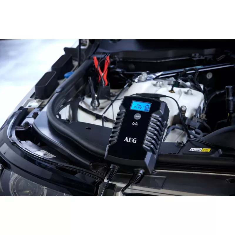 Carregador de bateria de automóvel AEG LD6 10617 6V/12V 3A/6A com visor LCD