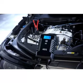 Carregador de bateria de automóvel AEG LD8 10618 12V/24V 8A/4A automático