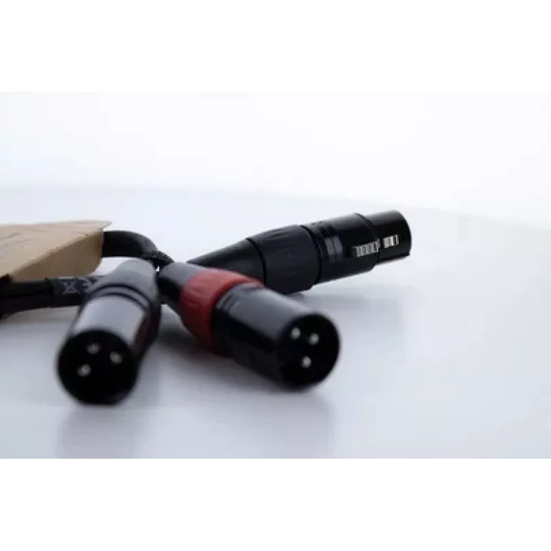 Cordial EY 0,3m Cabo adaptador Y XLR - 1x XLR fêmea para 2x XLR macho, preto 14880