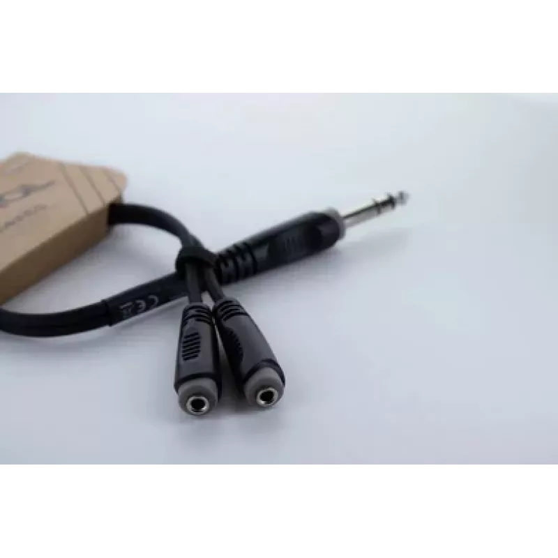 Cabo adaptador Y de áudio Cordial 14886 ficha jack estéreo 6,3 mm para 2x conector fêmea jack estéreo 3,5 mm 0,3 m cabo duplo PVC preto