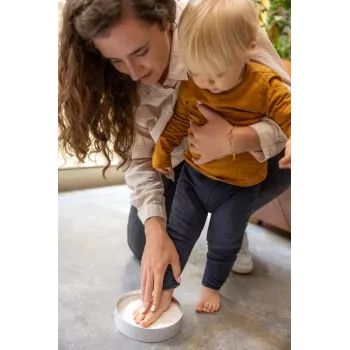 Conjunto de recordação redondo de impressões de mãos e pés para bebé Tiny Love Magic Box