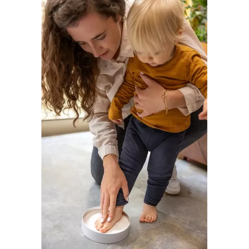 Conjunto de recordação redondo de impressões de mãos e pés para bebé Tiny Love Magic Box