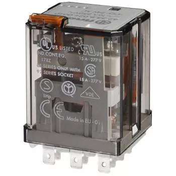 Finder 62.33.8.230.4300 Relé de potência 3 CO 16A 230V AC encaixável