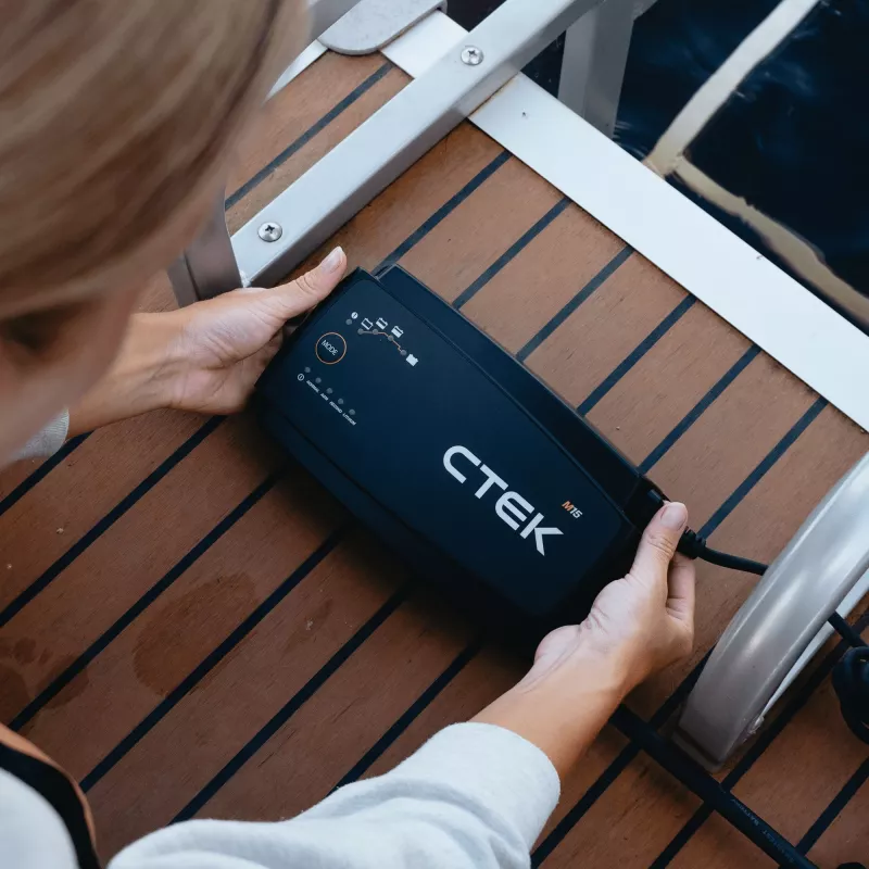 CTEK M15 EU 40-192 Carregador de bateria automático 12V 15A para baterias de chumbo-ácido e de lítio