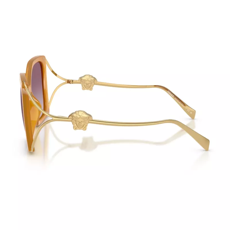 Óculos de sol cat-eye Versace VE4502U55376X para mulher, armação rosa transparente, lentes cinzento-escuro, 58/16/130 mm