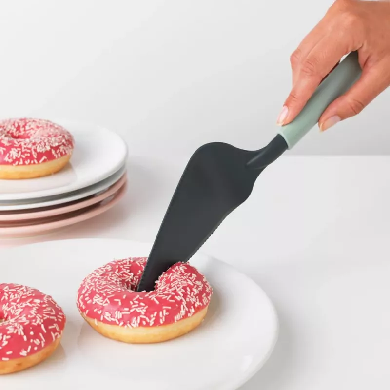 Espátula para bolo Brabantia Profile Line com bordo serrilhado, aço mate