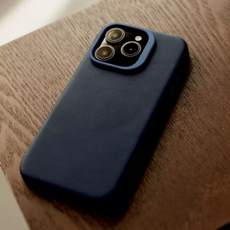 Decoded Proteção traseira de couro para iPhone 16 Pro Max, Compatível com MagSafe, Navy