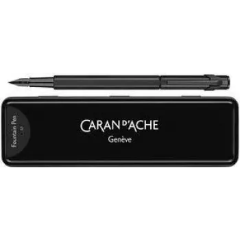 Caran d'Ache 849 Black Code Caneta de tinta permanente, aparo médio, Preto mate 840.496