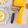 Descascador Microplane Peeler XL com lâmina de aço inoxidável cirúrgico, cabo ergonómico soft-touch, removedor de olhos de batata integrado, preto