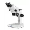 Microscópio estereoscópico com zoom Kern Optics OZL 456 binocular 50x luz incidente e transmitida LED