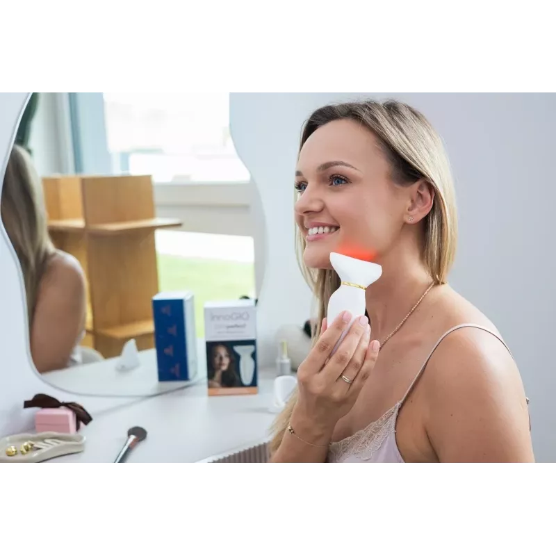Aparelho de massagem facial e cervical Innogio Gioperfect com função lifting e EMS GIO-735