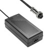 Carregador Akyga AK-EV-02 para e-bikes e trotinetes elétricas com bateria de 24 V, 29,4 V / 2 A, 60 W, conector fêmea GX12 9 mm, 1 m