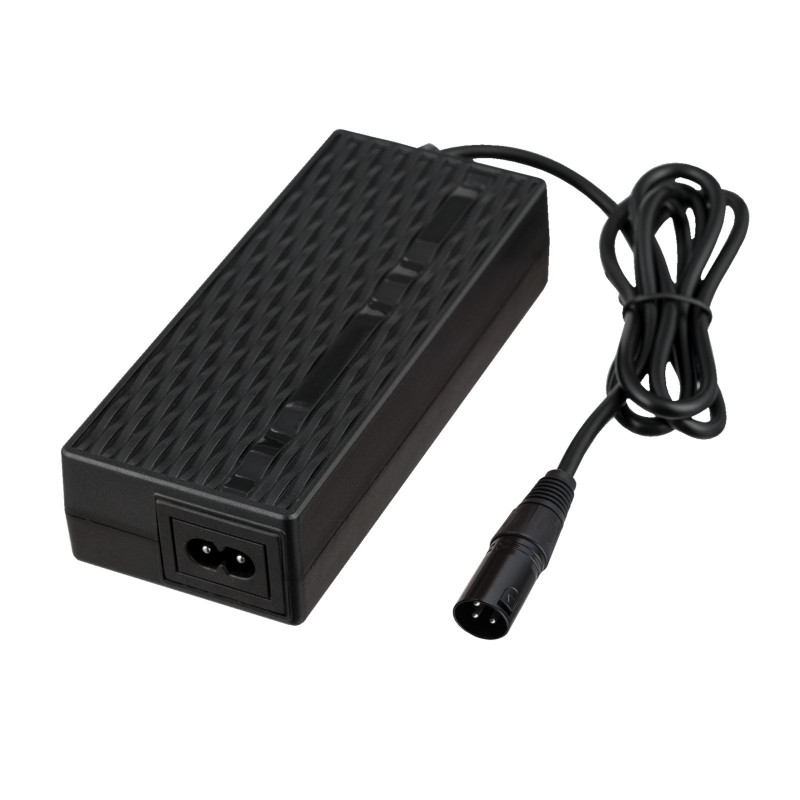 Carregador Akyga AK-EV-03 para e-bikes e trotinetes elétricas com bateria de 36 V, 42 V / 2 A, 84 W, ficha XLR 3 pinos, 1 m