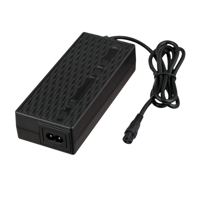 Carregador para e-bike Akyga AK-EV-05 para baterias de 48 V, 54,6 V / 2 A, 110 W, conector fêmea GX16 12 mm, 1 m