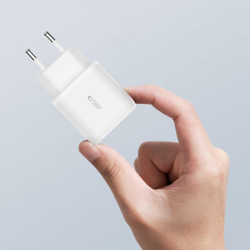Carregador de parede Tech-Protect C20W de 2 portas, USB-C PD 20W e USB-A QC 3.0, branco