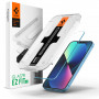 Spigen GLAS.tR EZ Fit vidro temperado para Apple iPhone 13 / 13 Pro / 14 / 16e / 17e, transparente