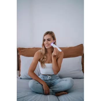 Beautifly Glossy Acne Young escova de limpeza facial sónica com terapia de luz azul e função de aquecimento, rosa-ouro/rosa