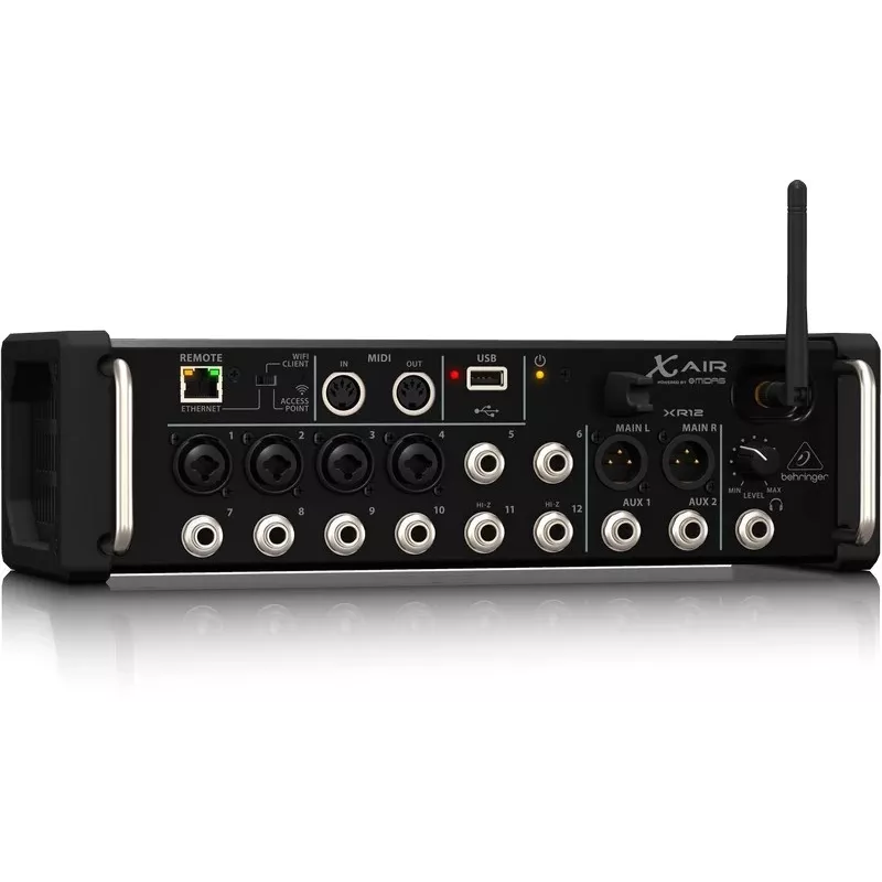 Mesa de mistura Behringer XR12 12 canais preto
