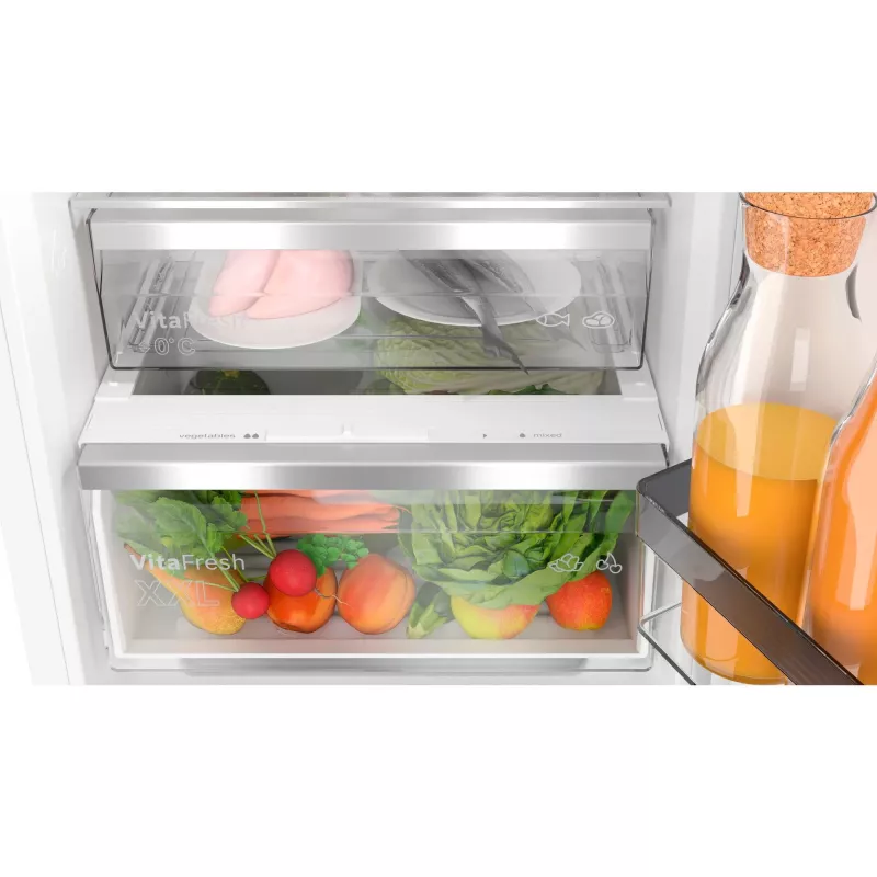 Frigorífico-congelador combinado encastrável BOSCH KIN86ADD0 com VitaFresh e NoFrost, 260 L, classe energética D, branco