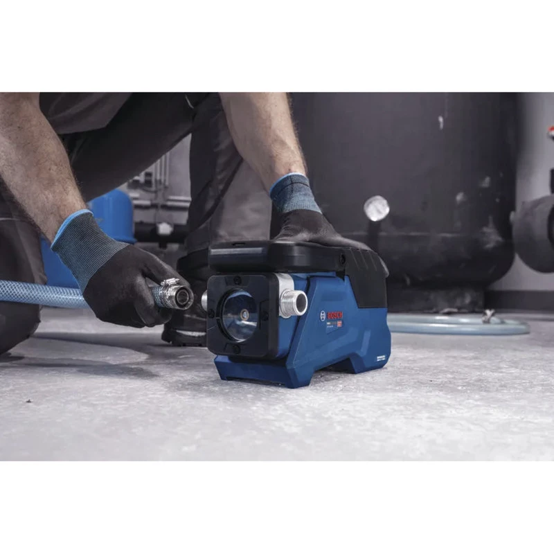 Bomba de água a bateria BOSCH POWERTOOLS GTP 18V-28 Solo, 18V (azul/preto, sem bateria, para água limpa)
