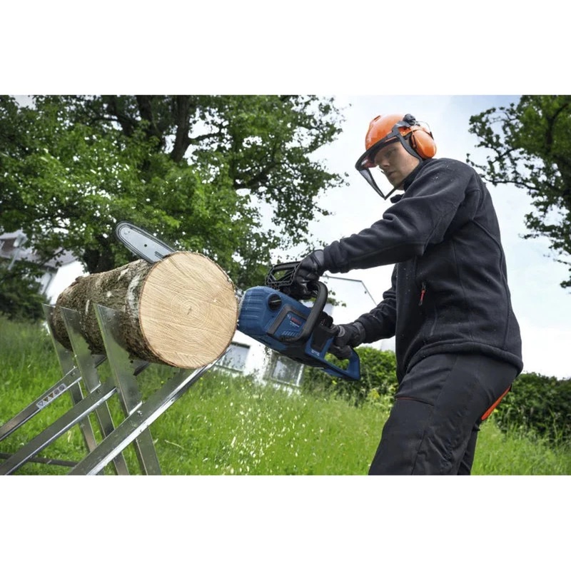 Motosserra a bateria BOSCH Professional GKE 18V-40, 18V, bateria Li-Ion 5,5 Ah, azul