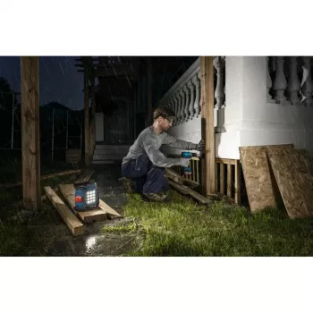 Lanterna de trabalho a bateria Bosch Professional GLI 18V-1500 (azul/preto, sem bateria)