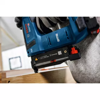 Bosch Professional GNH 18V-35 Agrafador a bateria 18V (sem bateria, azul/preto)
