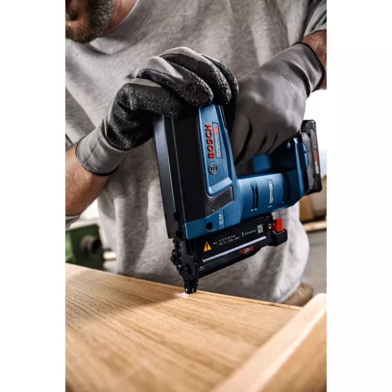 Bosch Professional GNH 18V-35 Agrafador a bateria 18V (sem bateria, azul/preto)