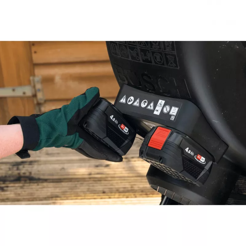 Biotriturador de jardim a bateria Bosch UniversalShredder Solo, 36V (2x18V), ramos até 40 mm, caixa de recolha 50 L, verde/preto, aparelho sem bateria (06008E0001)
