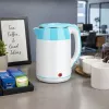 Chaleira elétrica Brock WK 5521 WH 1,8L 1500W branca/azul com base de 360°