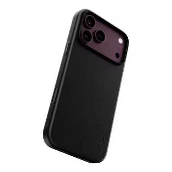 CARE by PanzerGlass Solo capa de pele vegana com MagSafe para iPhone 17 Pro Max - preta