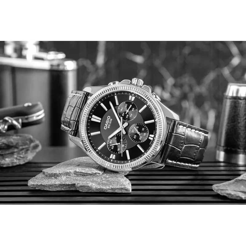 Relógio de quartzo analógico de homem CASIO MTP1375L1AVDF com bracelete de pele, mostrador preto, 42 mm